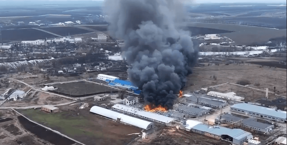 Дергачи, двери, обстрел, возгорание, конюшня