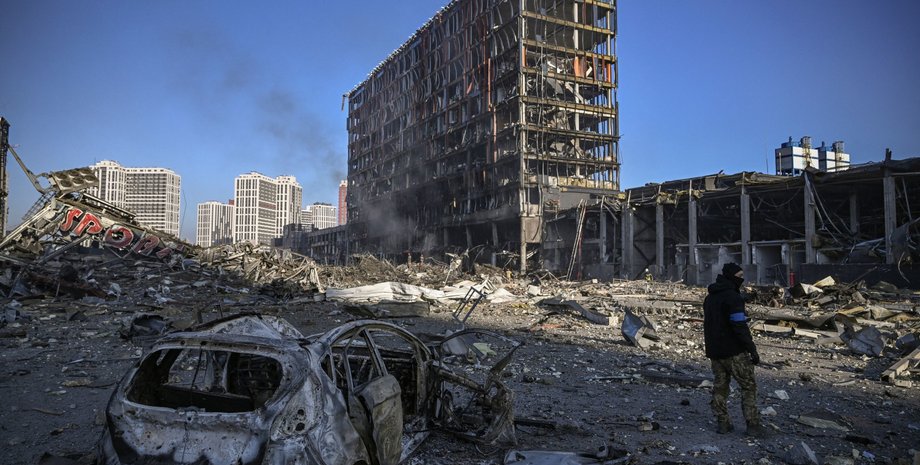 Разрушенный киевский ТЦ