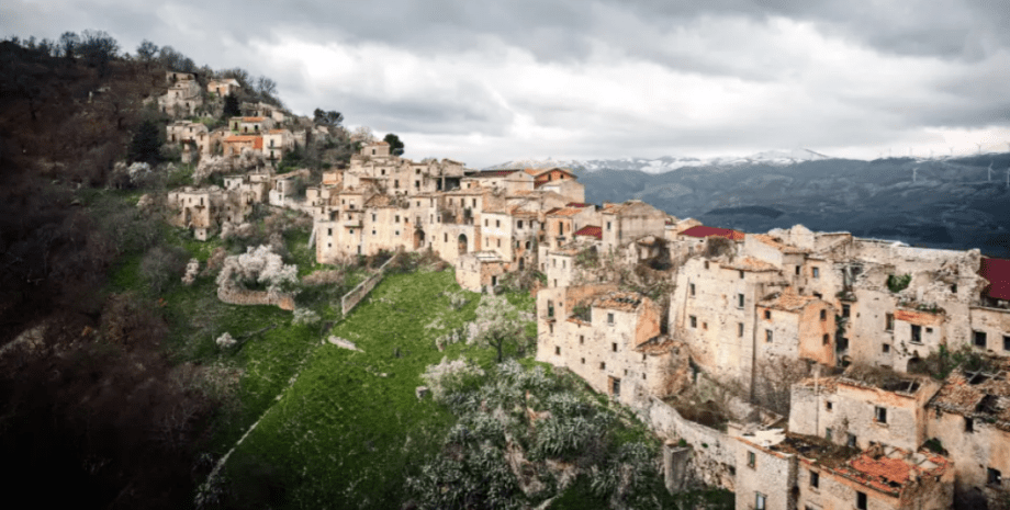 Курортный городок в Италии стоит заброшенным уже 15 лет, туризм, интересные локации, куда поехать, путешествия
