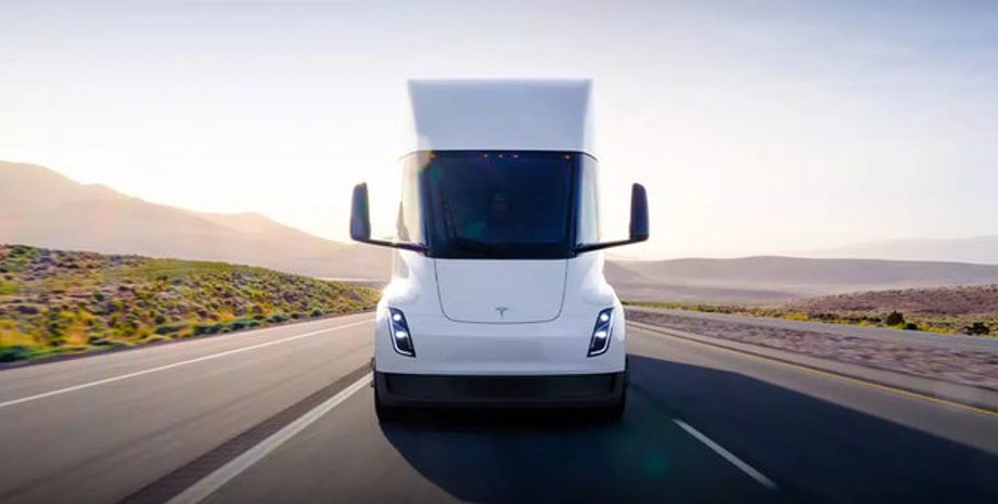 Tesla отзывает 35 проданных электрогрузовиков Tesla Semi из-за проблем с тормозами