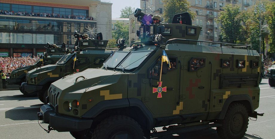 джавелин, парад, украина, всу, броневик, площадь