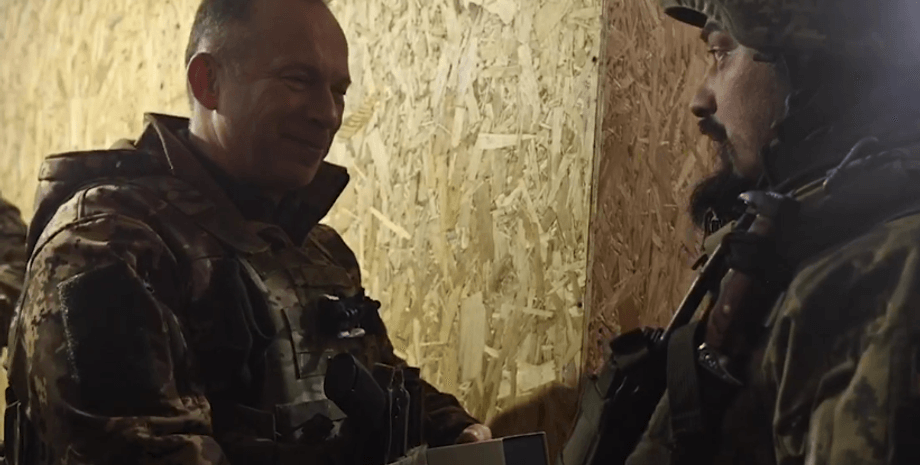 александр сырский, сырский, бахмут, сухопутные войска, награждение, медаль, за доблесть, оборона бахмута, защита бахмута