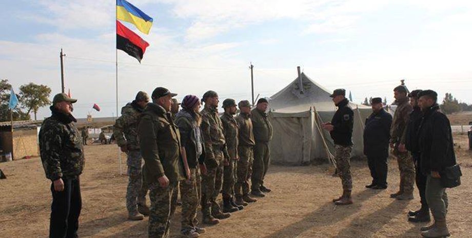 Фото: .facebook.com/Блокада-КримуПравий-сектор