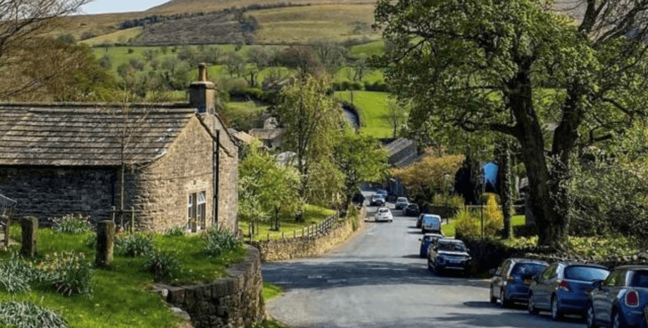 Деревня Даунхэм, Даунхэм, деревня, без дорожных знаков, без современных удобств, красивая деревня, поместье, туристы,