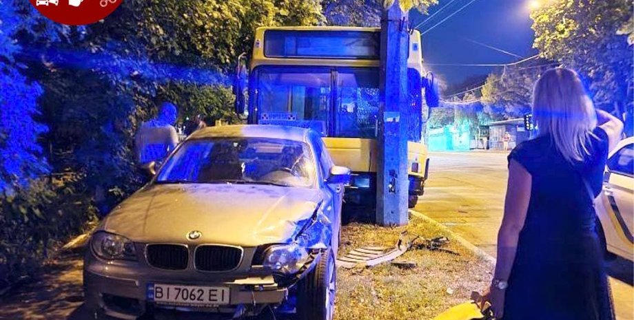 ДТП в Киеве, дтп, авария, киев, кофе, водитель, маршрутка, легковушка, BMW, авария в киеве, отошел за кофе