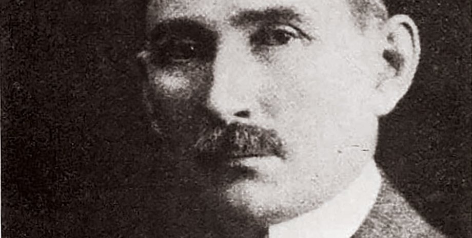 Одна из немногих сохранившихся фотографий Арона Симановича