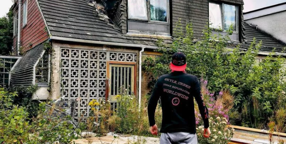 Что происходит с домом, в котором никто не живет, заброшенный особняк, особняк сгнил, фото, Великобритания, жилье