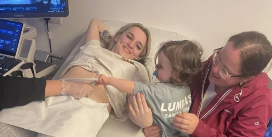 УЗИ во время беременности, рождение ребенка, курьезы, приколы, Мэдди Лундстрам, фото, Великобритания