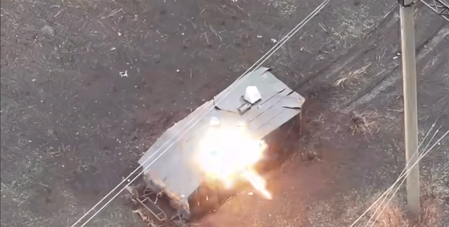 танк-черепаха, танк-сарай, знищення танка РФ, війна в Україні, танк ЗС РФ, антидроновий захист