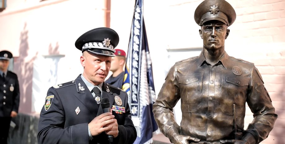 Андрей Небытов на открытии памятника "Защитник"