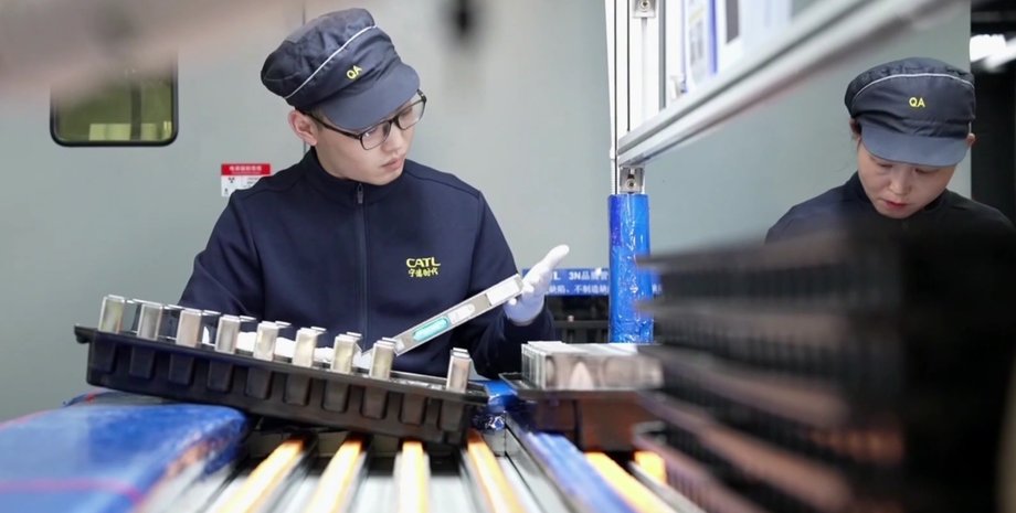 Батареї, акумулятори, літій, фото