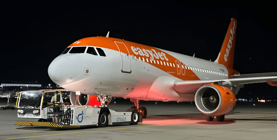 Жінка спричинила справжній переполох на борту, заявивши, що в літаку знаходиться бомба