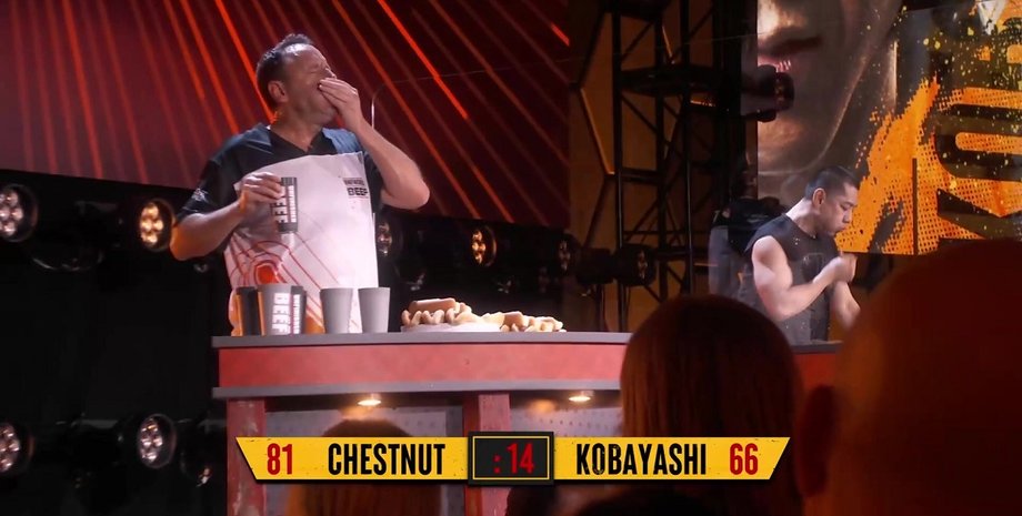 Джої Честнат, хот-доги, їдці хот-догів, Такеру Кобаяші