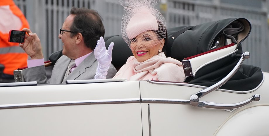 Зіркова акторка рідко зустрічається з ріднею