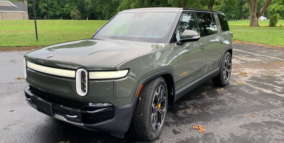 Rivian R1S
