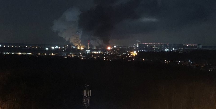 горит москокс, пожар на заводе смоскокс, завод москокс, коксогазовый завод, пожар, москва, пожар на заводе, взрыв на заводе, пожар в москве