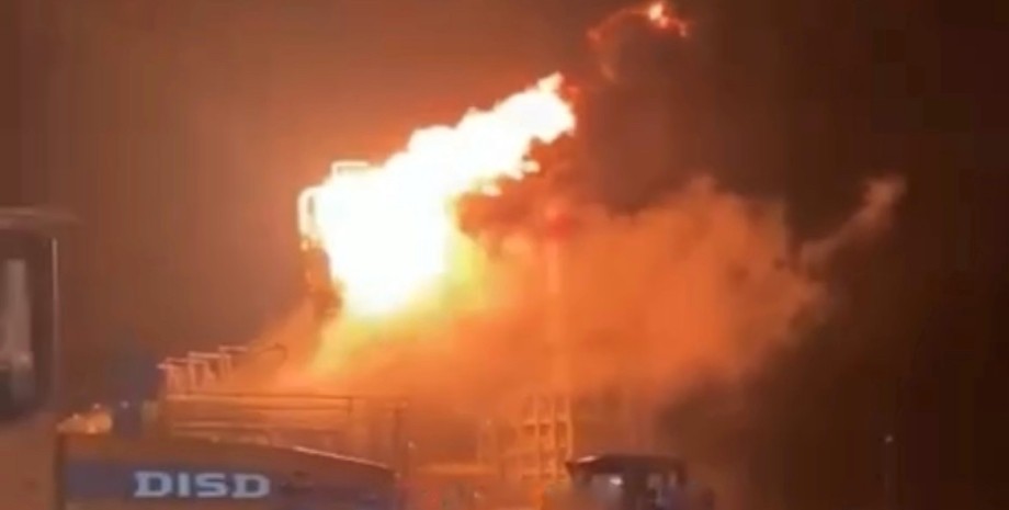 НПЗ, вибух в Росії, нафтопереробний завод