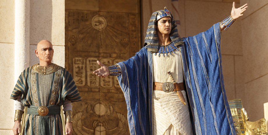 Кадр из сериала "Тут" / Фото: kinopoisk.ru