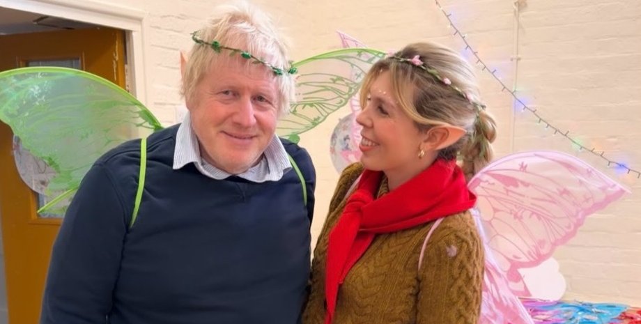 Борис Джонсон нарядился феей