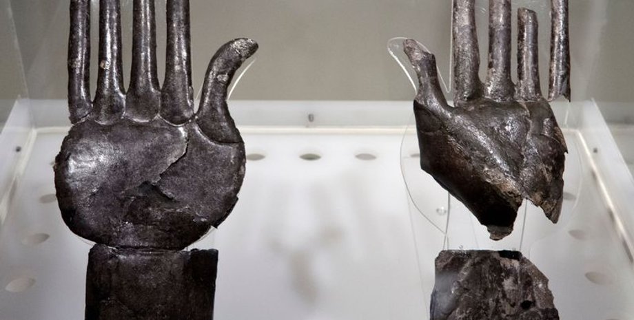 древня цивілізація, гробниця, срібні руки, поховальні обряди, ритуал, знахідка, некрополь, італія, вульчі, римляни, стародавній рим, римська імперія, рим, стародавня греція,  Етрурія, древні люди