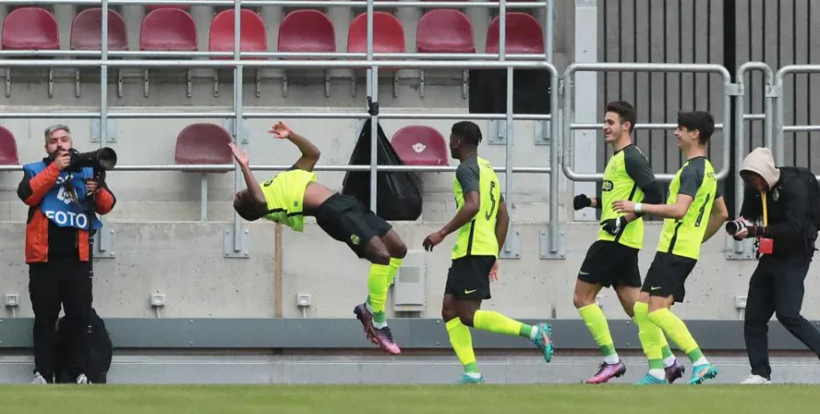 Юношеская лига УЕФА, Динамо Спортинг U19