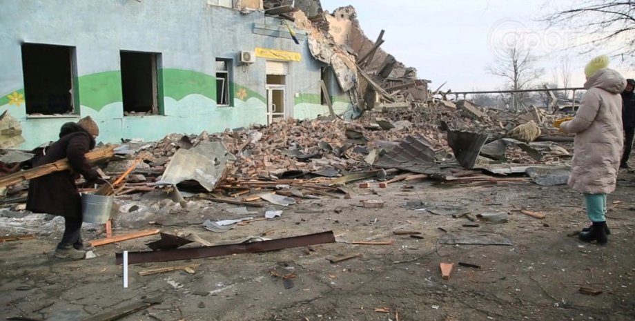 Обстрел, последствия обстрела, Мирноград, Донбасс, Донецкая область