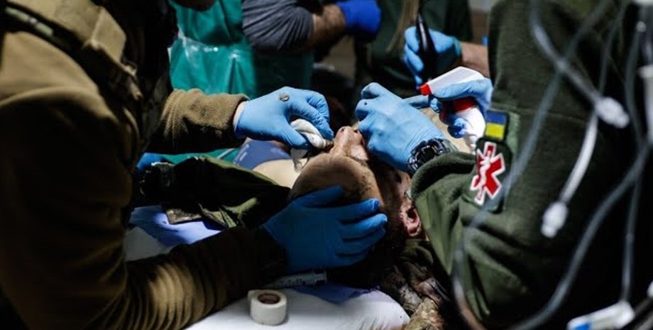 помощь бойцам на передовой