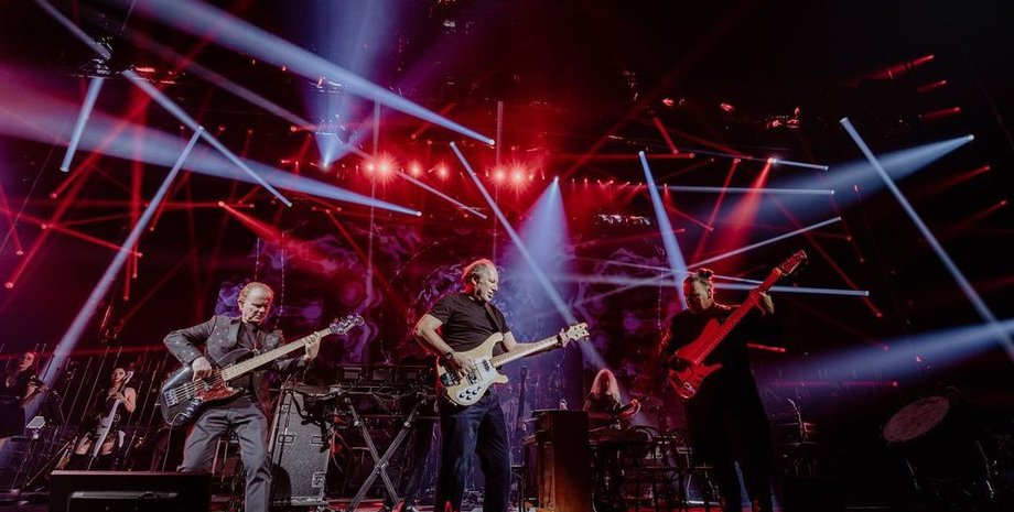 ханс циммер, концерт, львовский пианист, концерт под сирены, концерт на вокзале, пианист алекс, фильм начало