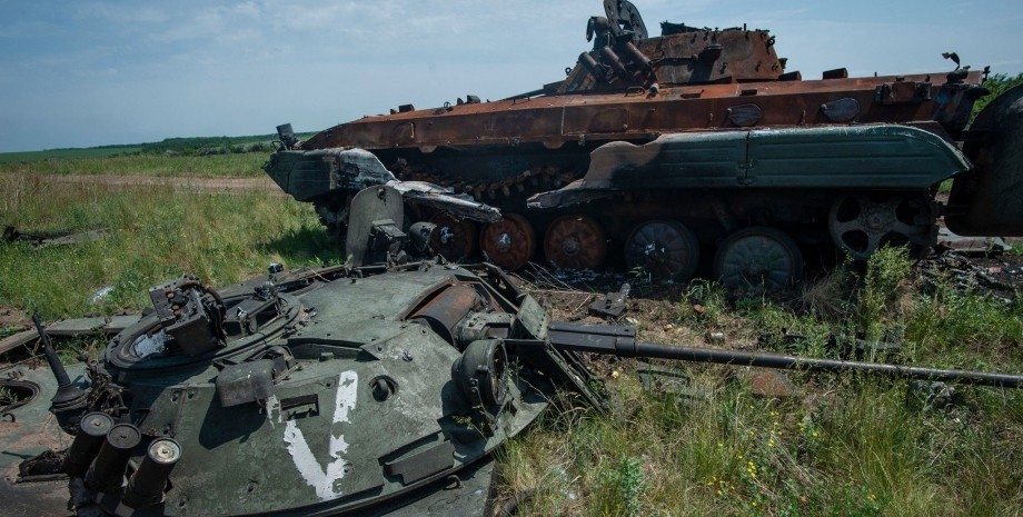 російська військова техніка, розбитий танк РФ