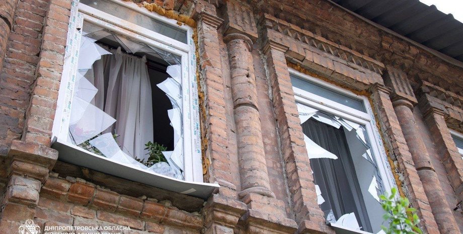 "Шахеди" атакували Дніпро: ЗС РФ вдарили по інфраструктурі, дитячому садку, є руйнування (фото)