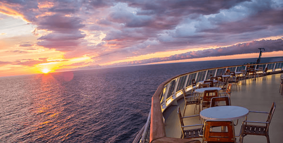 Круизный лайнер Палуба на корабле