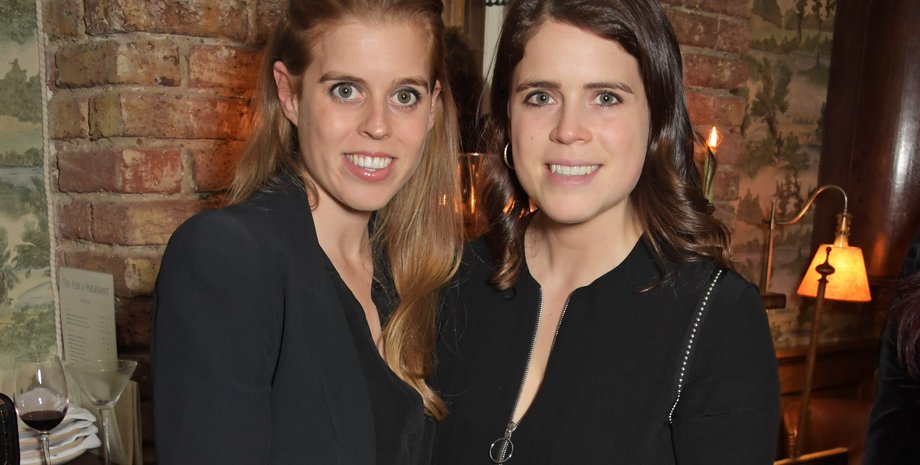 принцесса Беатрис, принцесса Евгения, светильник, стена