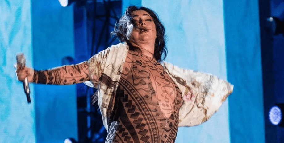 Лолита Милявская на сцене