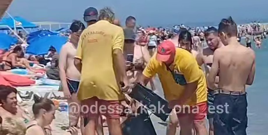 дрон, обломки дрона, одесса пляж