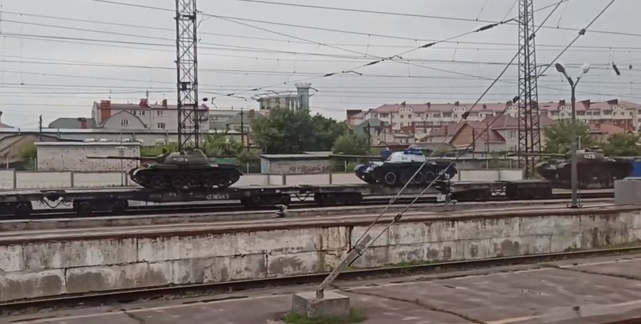 эшелон с танками Т-54