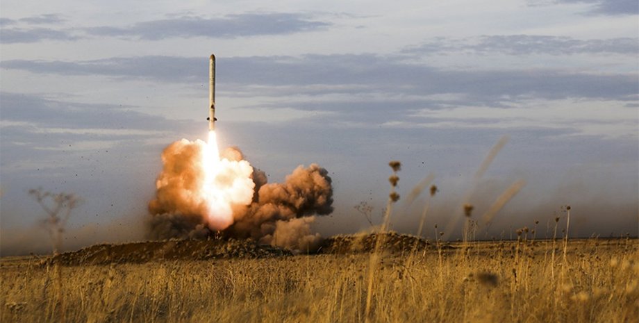 Пуск российской ракеты 9М729