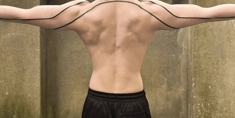 Идеальная геометрия: мужчина сделал нестандартное тату на своем теле