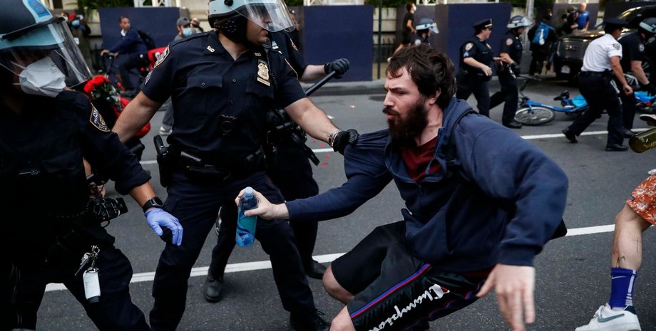 Фото: Twitter  john minchillo