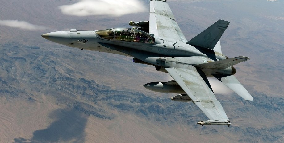 винищувач F/A-18 Hornet