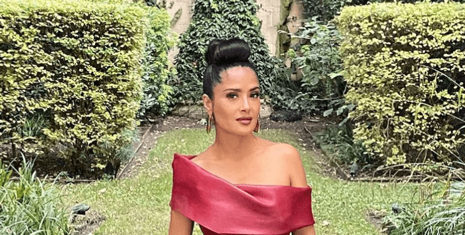 Сальма Хаєк, Сальма Хаєк стиль, сукня на одне плече, сукня від Alexander McQueen, дизайнер кейт міддлтон