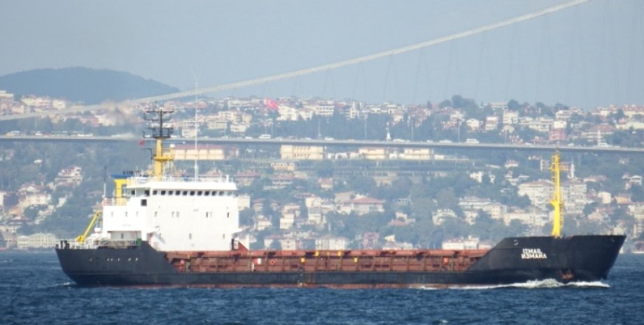 корабль Капитан украинского сухогруза отказался вести судно на родину