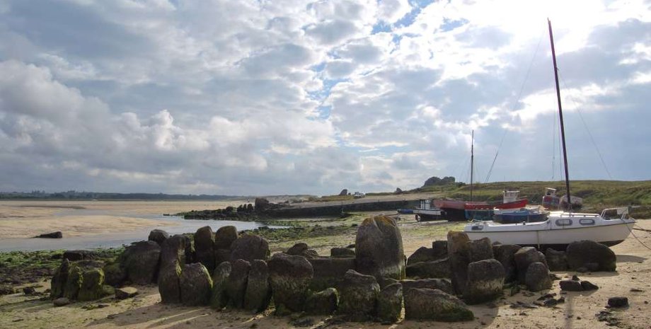 Один из древнейших мегалитов в Бретани (Франция). Bettina Schulz Paulsson