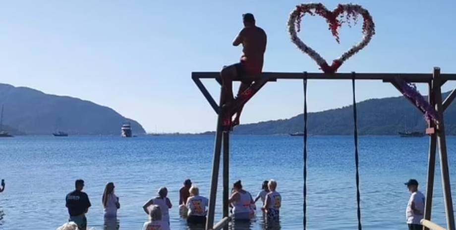 Прах после кремации, скандал в Турции, эпидемия, курьезы, развеивание пепла, фото