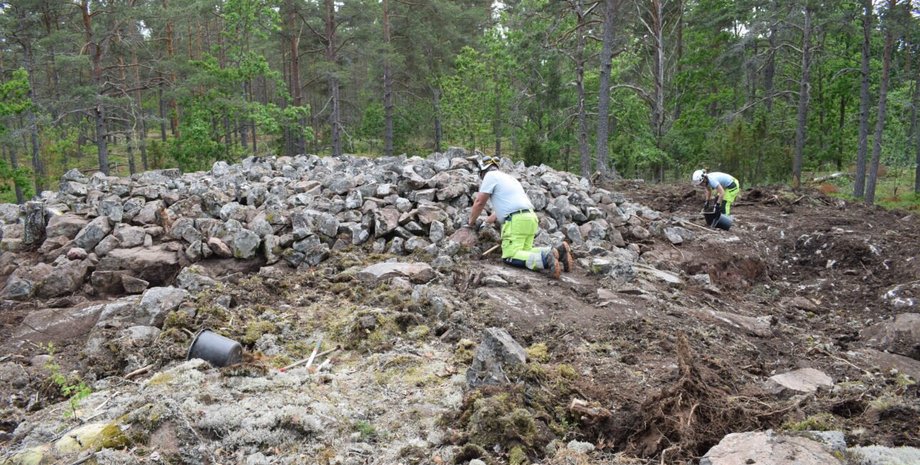 Археологи дослідили курган у Швеції