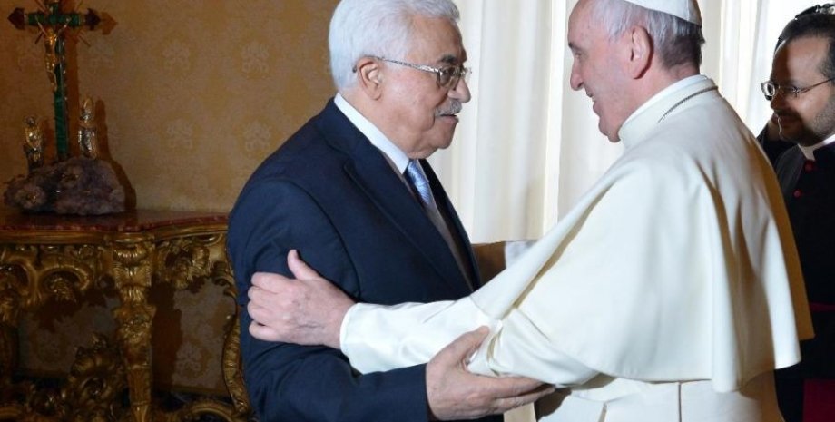 Папа Франциски Махмуд Аббас / Фото: Foxnews.com