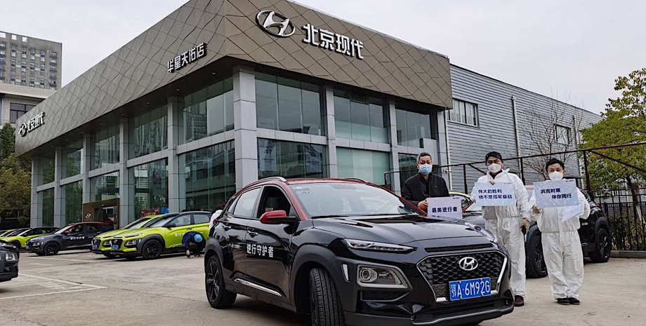 автосалон у Китаї, авторинок Китаю, продажі авто в Китаї, епідемія коронавірусу, коронавірус у Шанхаї