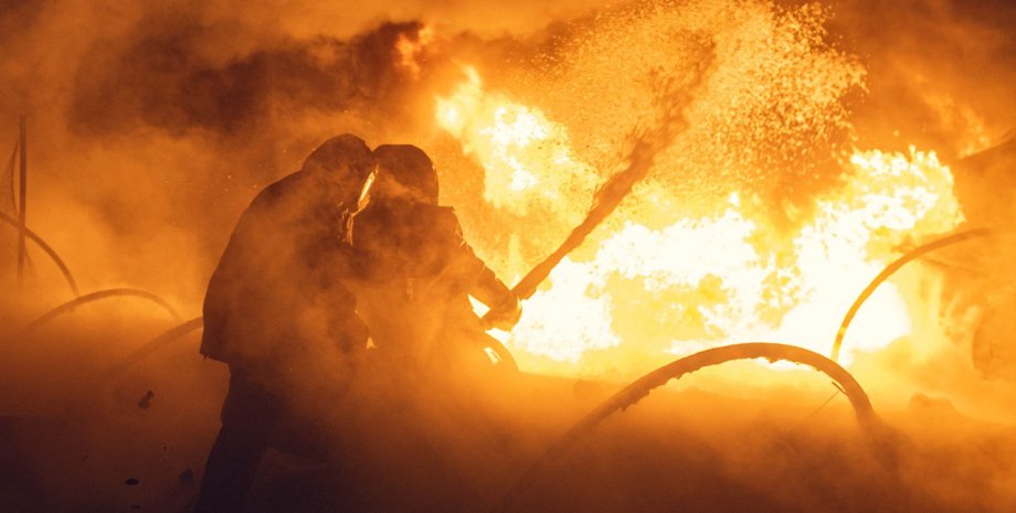 Пожар в результате атаки ВС РФ Пожар в результате атаки ВС РФ