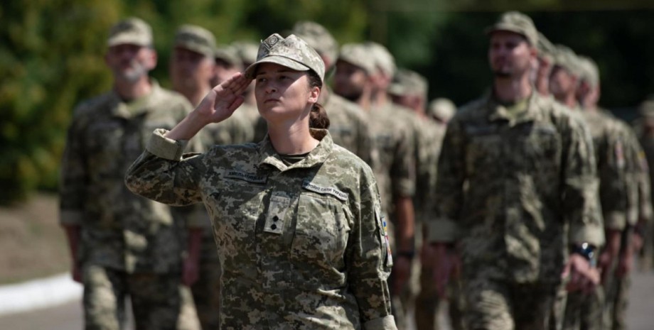 Leutnant Charlotte Khmelnitskaya erklärte, es sei überrascht, warum der Staat da...