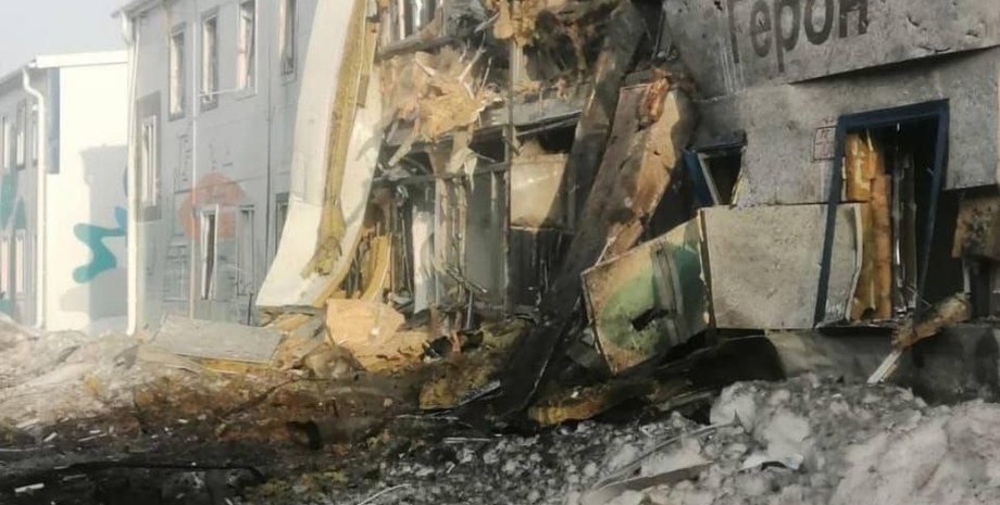 атака дронов на предприятия в Татарстане, завод по изготовлению шахедов, НПЗ,  самолетообразные дроны