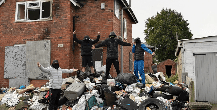 Блейкенал Хит, Великобритания